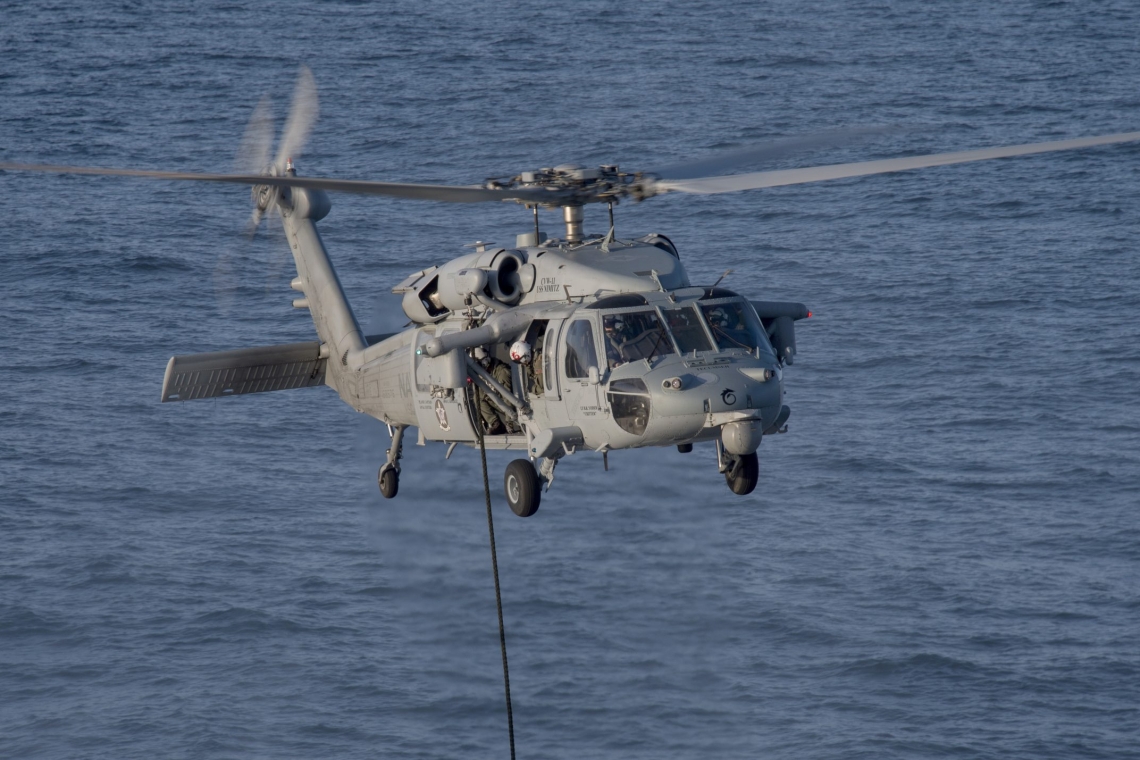 Un membre de la Royal Navy tué dans un accident d'hélicoptère dans la Manche